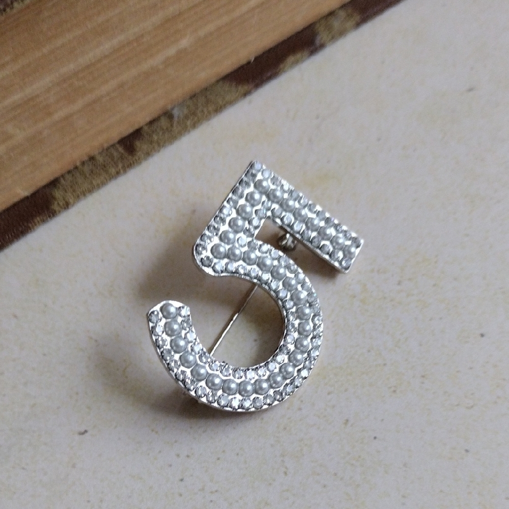 Elegant Silver Number 5 Brooch